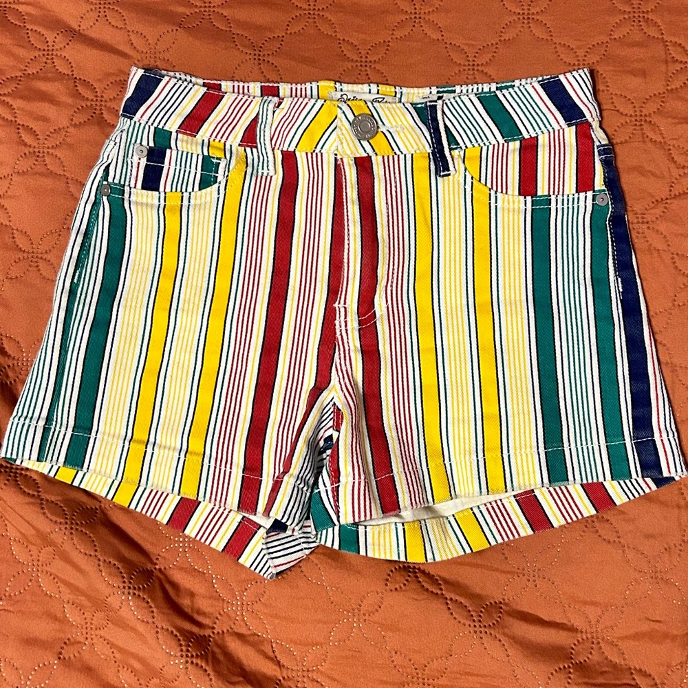 Indigo Rein striped multicolored shorts!